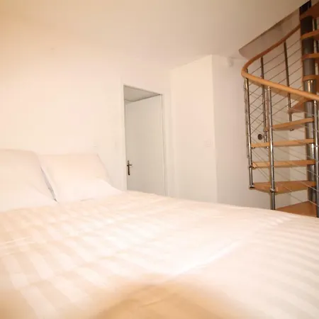 Cozy Saint Georges Апартаменты *